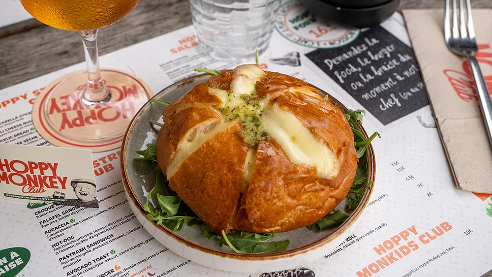 hoppy monkey club garlic bread